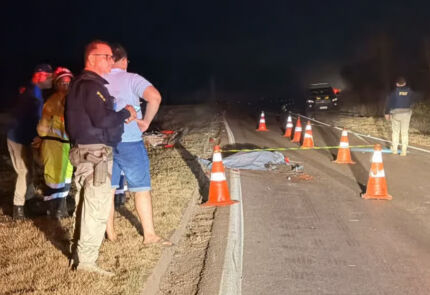 Trabalhador morre atropelado ao voltar para casa na BR-364; motorista foge sem prestar socorro 