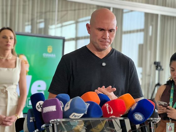 Abilio Brunini (PL) em coletiva nesta sexta-feira (4.9)