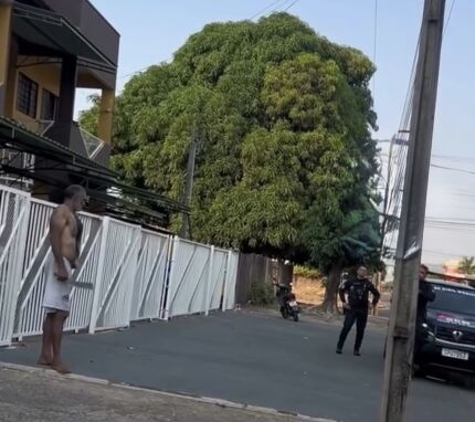 Homem morre após atacar guardas municipais com facão