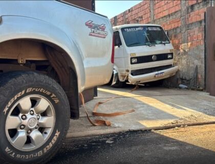 Trabalhador morre prensado ao tentar impedir caminhão de bater