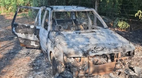 Jovem encontrado morto e com carro incendiado em cáceres
