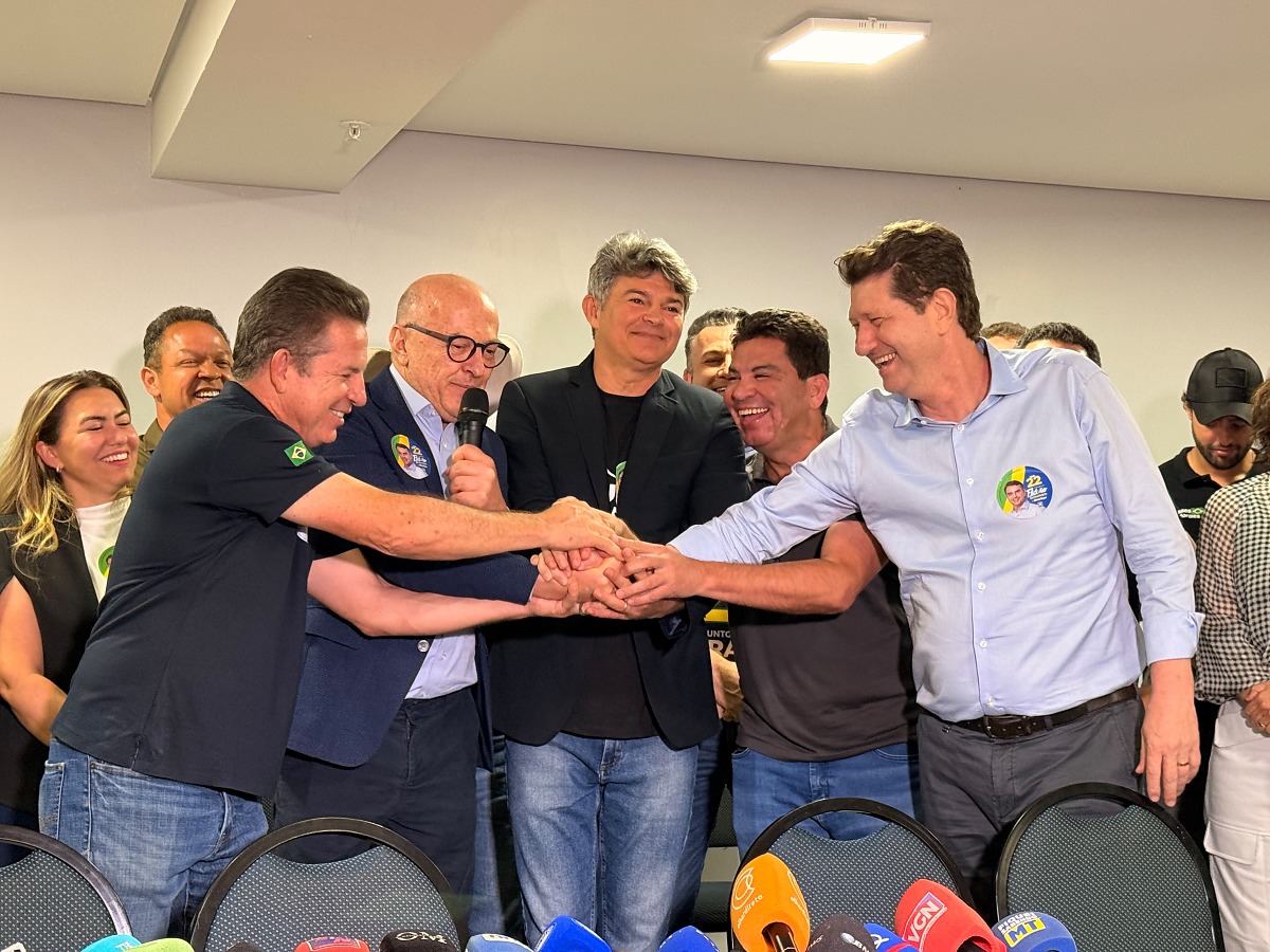 Lideranças políticas de Cuiabá se unem para apoiar Flávio Bolsonaro