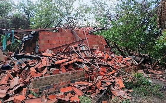 Desabamento de casa em Poconé