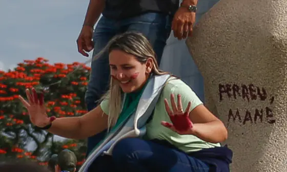 Débora do Batom