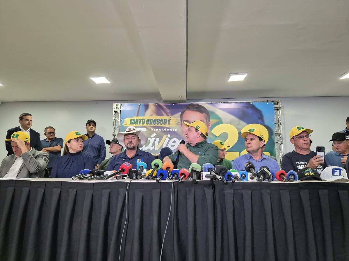 Deputados de Mato Grosso enviam carta de apoio a Flávio Bolsonaro em Brasília