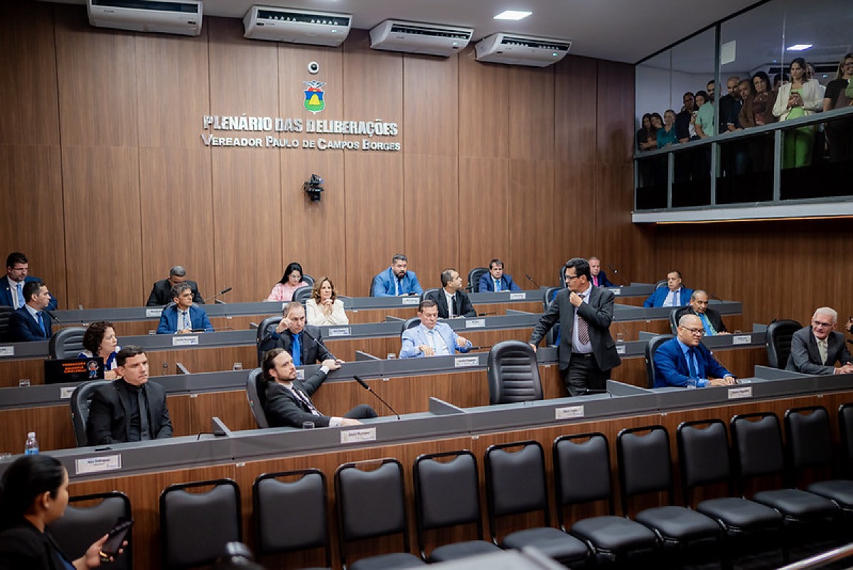 Câmara de Cuiabá suspende tramitação da LOA 2027 em Mato Grosso