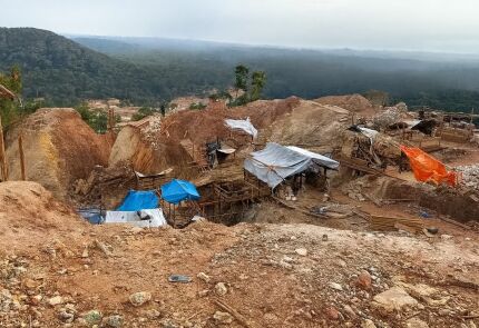 Jovem de 19 anos morre soterrado em garimpo em MT; outros sete escapam 