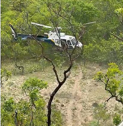 Jovem de 18 anos é resgatado de helicóptero após cair de moto na zona rural de Cuiabá