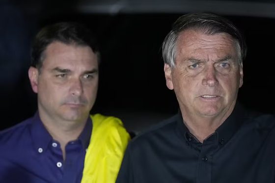 Bolsonaro e Flávio Bolsonaro