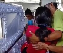 Jovem declarada morta acorda durante o próprio velório na Guatemala