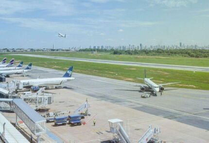 Avião, aeroporto