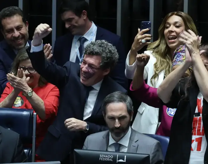 Fim da escala 6x1