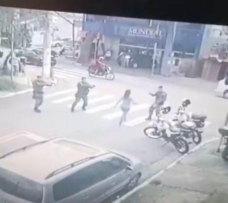 Mulher em surto morre após ser baleada pela PM