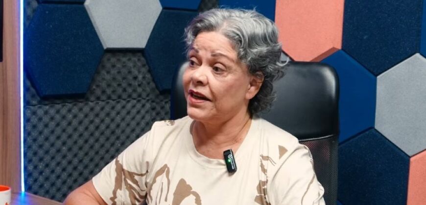 A professora aposentada e escritora, Janete Carvalho, no HNT Entrevista.