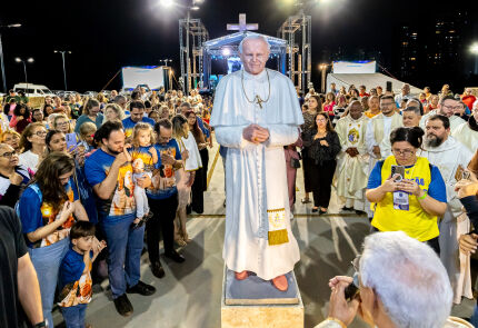 Cuiabá ganha escultura de São João Paulo II em homenagem aos 35 anos da visita do Papa