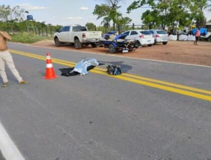 Homem morre após pular da moto e ser atingido por caminhonete na MT 351
