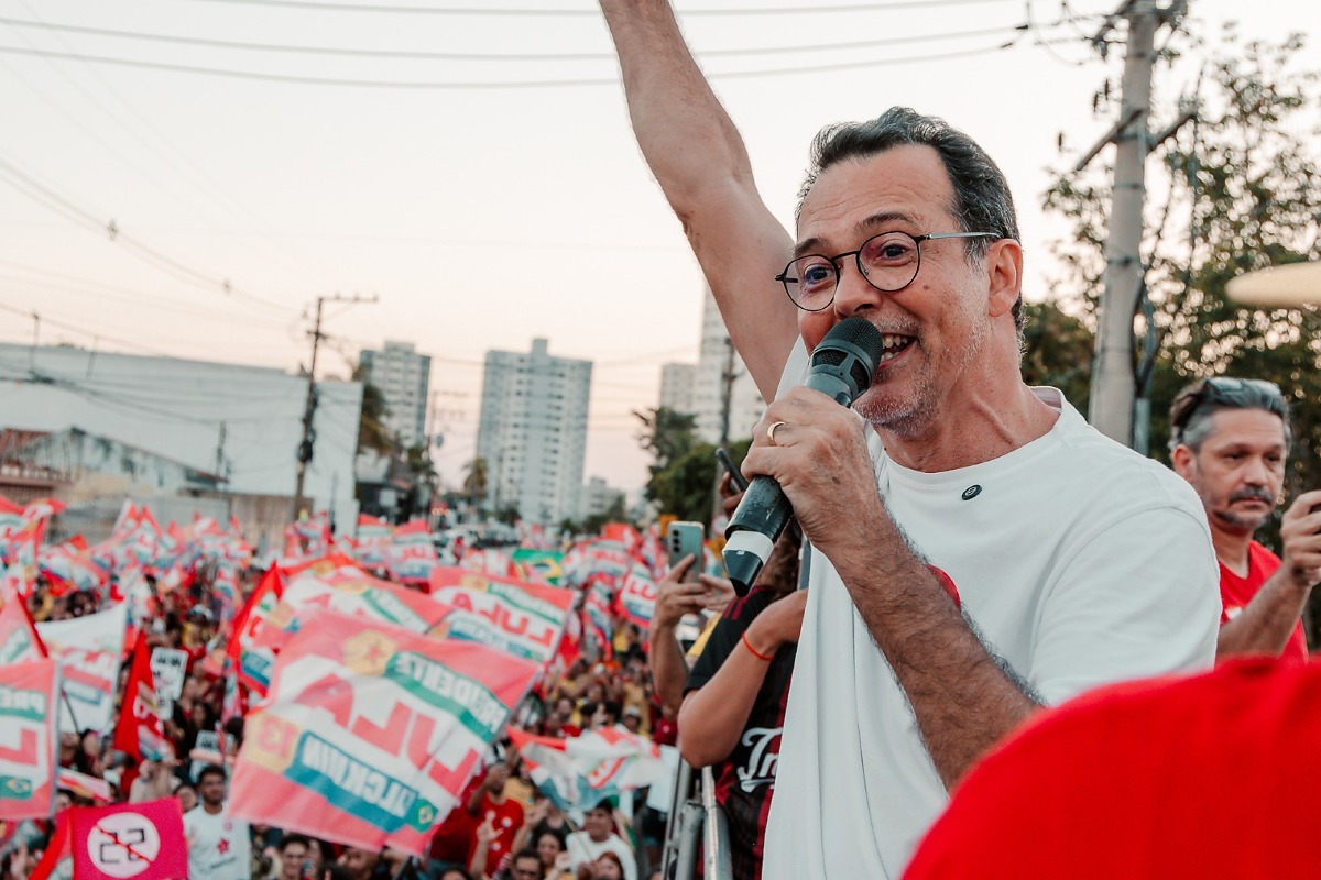 Ato em apoio a Lula reúne cinco mil pessoas em Cuiabá