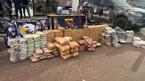 PM encontra ‘casas-cofre’ com armas e mais de 300 kg de drogas;