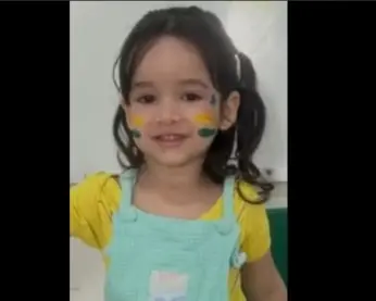 Menina de 2 anos morre após ficar 3h trancada em carro