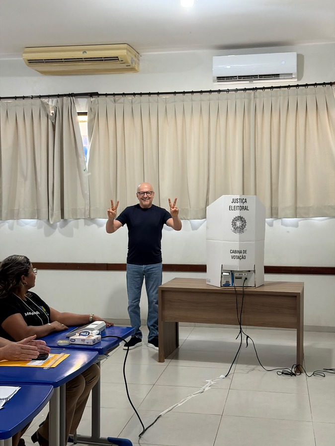 Governador Otaviano Pivetta vota em Lucas do Rio Verde, MT