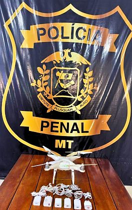 Polícia derruba drone com carregadores e fones em cadeia de MT