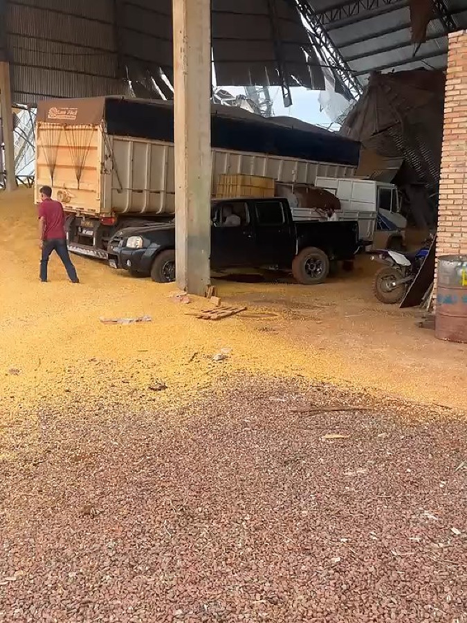 Silo desaba e soterra motorista em Marcelândia, Mato Grosso
