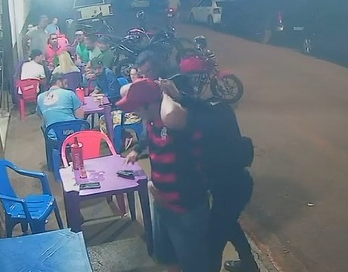 Homem é detido com simulacro de arma após fingir ser policial em Tangará da Serra